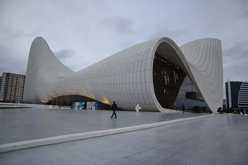 Centro Heydar Aliyev: icona di Hadid tra cultura e turismo